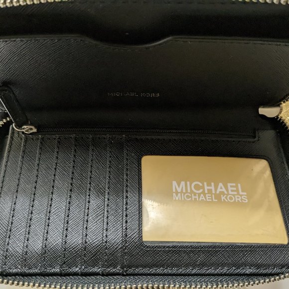 Michael Kors Zip Wallet w/gift box and logo dust bag (3-pieces) **NEW** - Picture 4 of 13
